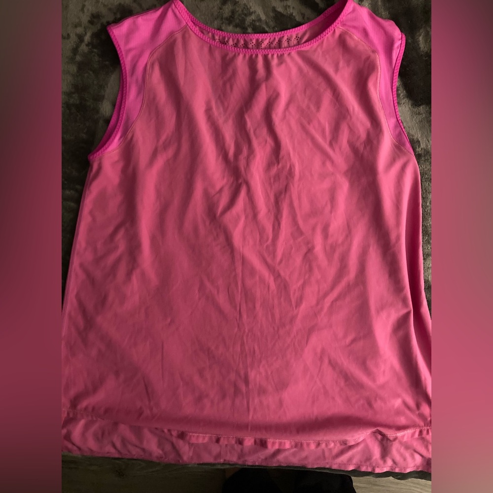 Lululemon t shirt size 12
